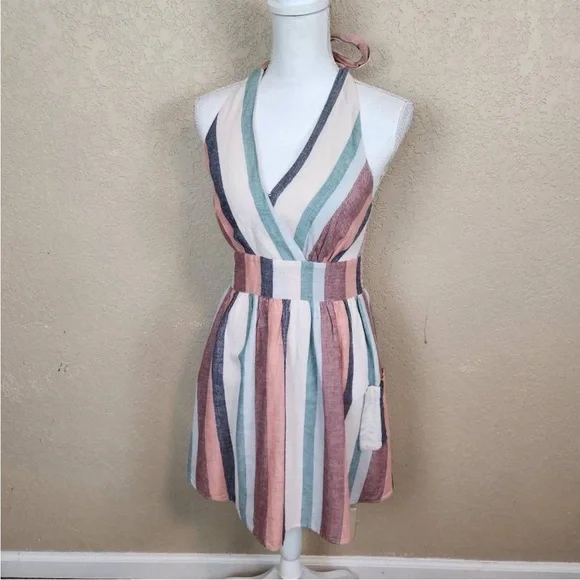 AmericanEagle Vertical Stripe Linen Blend Halter Dress Medium (4819) AmericanEagle Vertical Stripe Linen Blend Halter Dress Medium (4819)